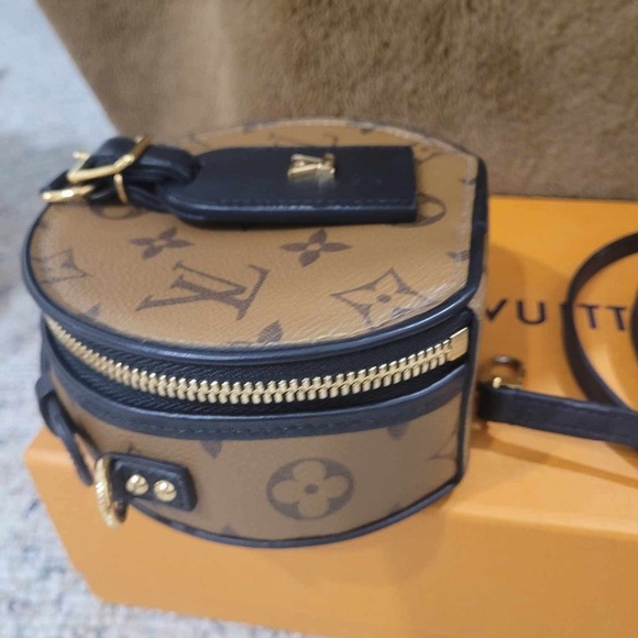 LOUIS VUITTON
2023 Monogram Reverse Mini Boite Chapeau - Picture 8 of 13
